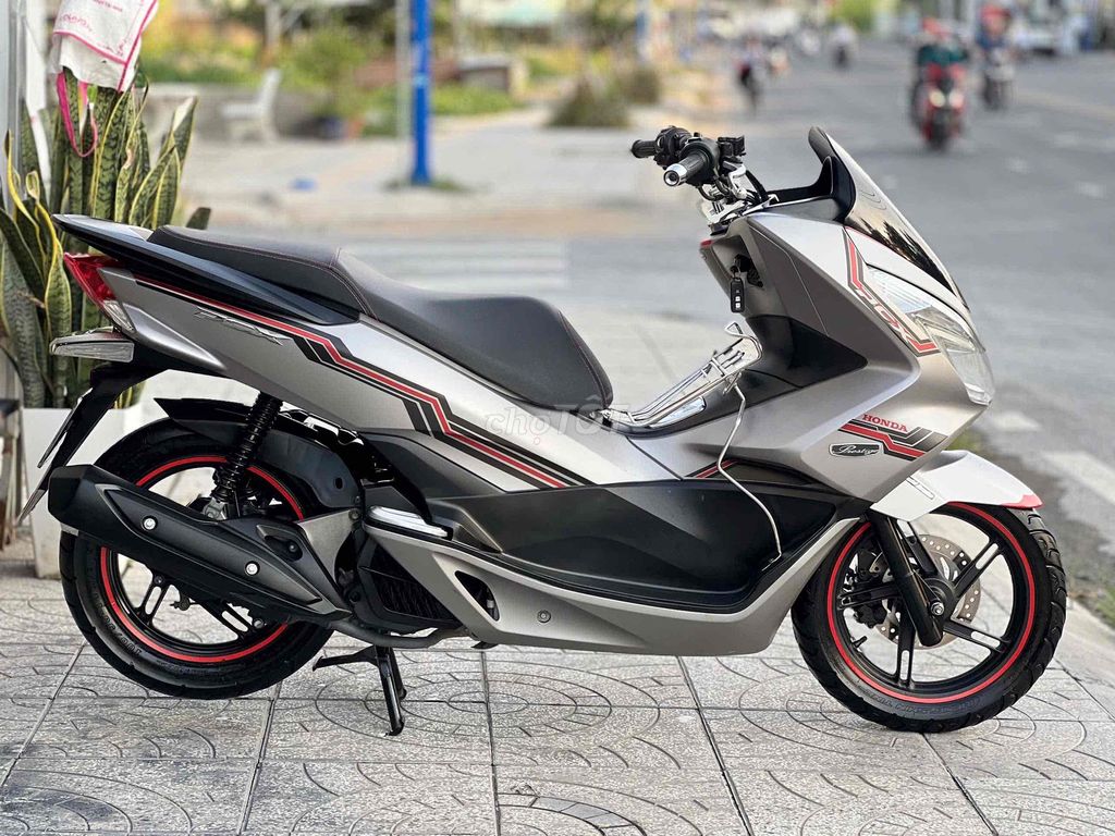 Pcx 125 2014 xám nhám,xe chuẩn đẹp,máy zin chất. Mua bán Xe máy tại Quận Ninh Kiều Cần Thơ được đăng bởi Cửa Hàng Xe máy Tân Lập Hưng hình 2