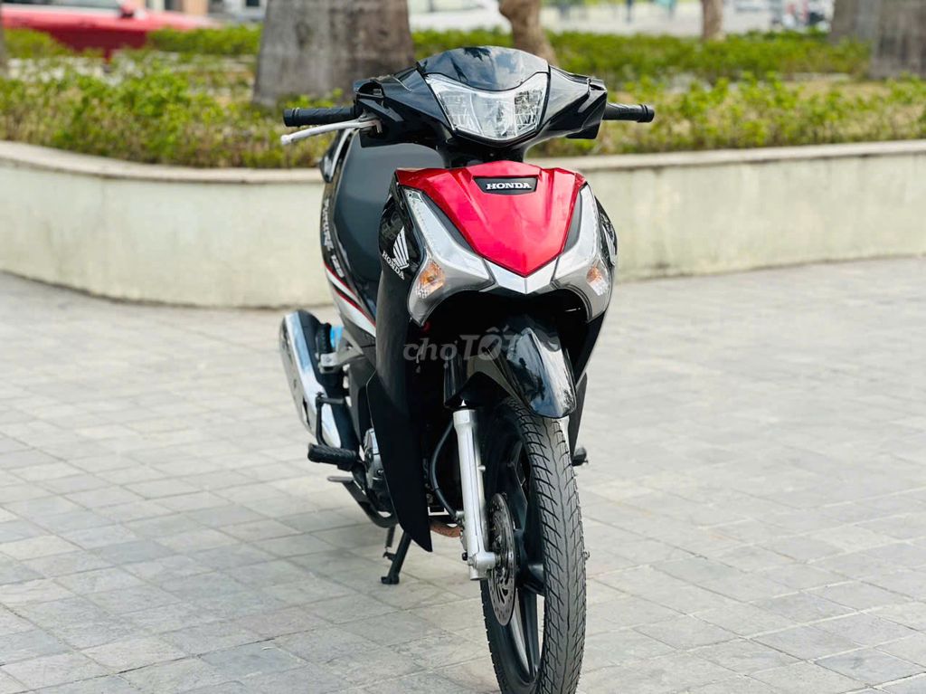 Оригинальный автомобильный цистерна Honda Future 125fi