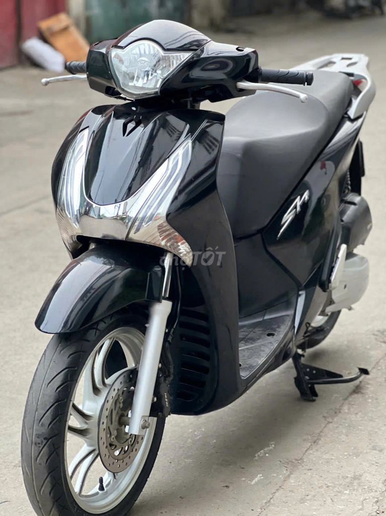 SH đăng ký đầu 2017, máy nguyên zin, chạy bốc, êm. Mua bán Xe máy tại Quận Cầu Giấy Hà Nội được đăng bởi E Thuý Hạnh hình 2