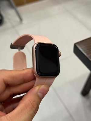 Đồng hồ Apple Watch s4 size 40. Mua bán Thiết bị đeo thông minh tại Quận Tân Phú Tp Hồ Chí Minh được đăng bởi Mr Cuong