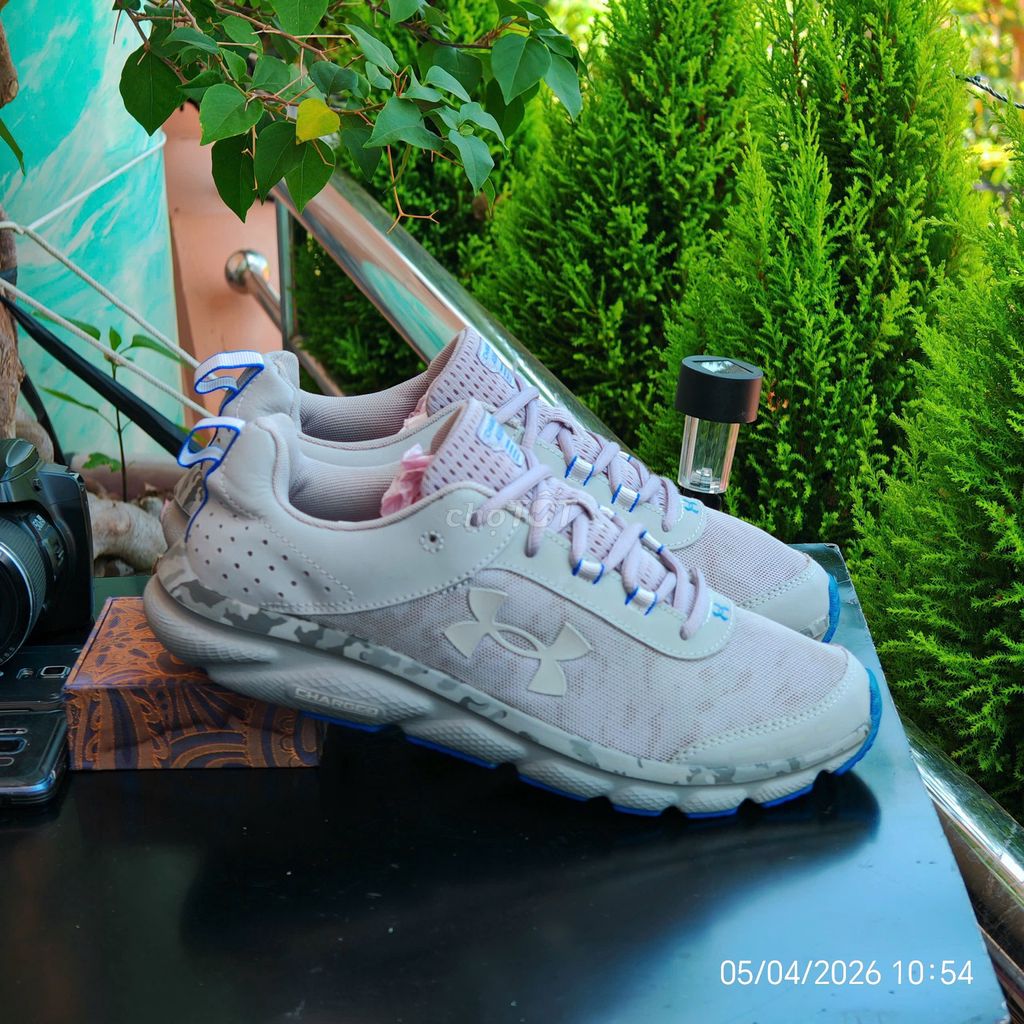 [CHÍNH HÃNG] Giày Under Armour Charged Assert 8. Mua bán Giày dép tại Thành phố Thủ Dầu Một Bình Dương được đăng bởi chú CÔNG AN bán giày CHÍNH HÃNG hình 1