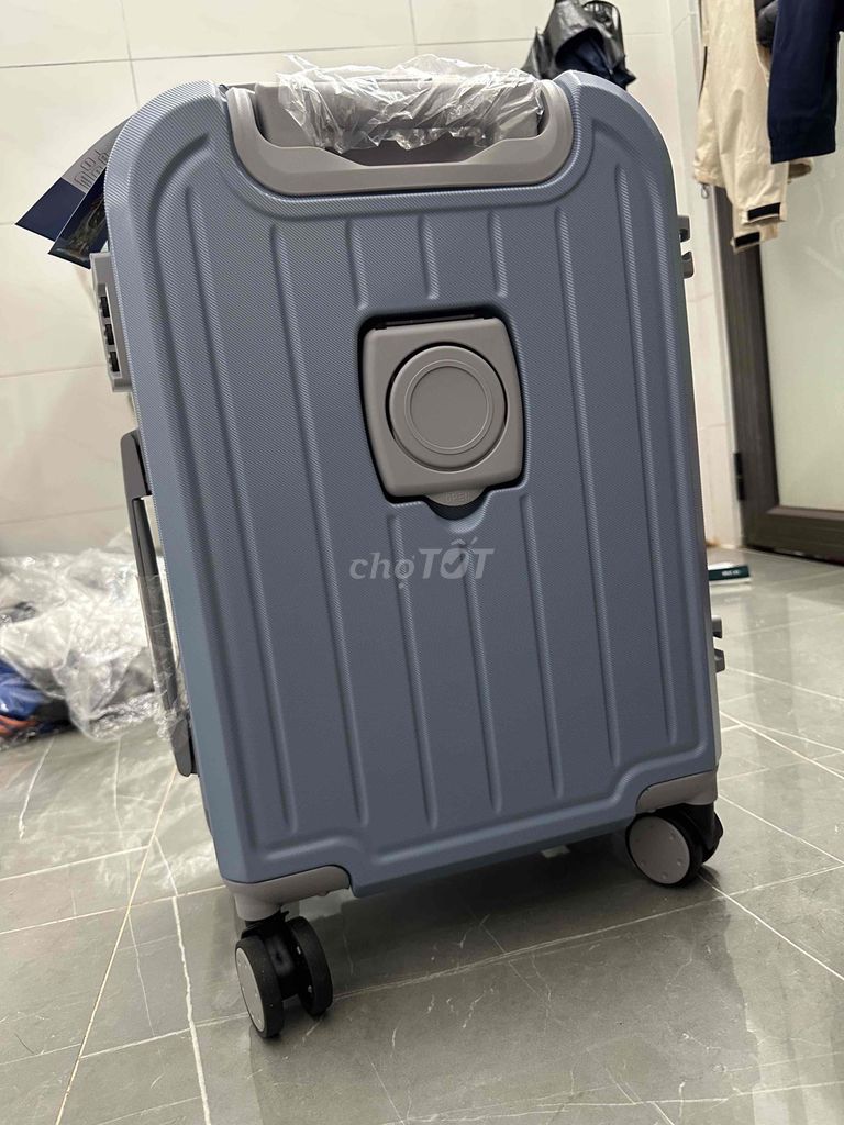 Vali kéo Uzo Nhựa ABS 20 inch. Mua bán Túi xách tại Quận Liên Chiểu Đà Nẵng được đăng bởi Bảo Nguyễn hình 1