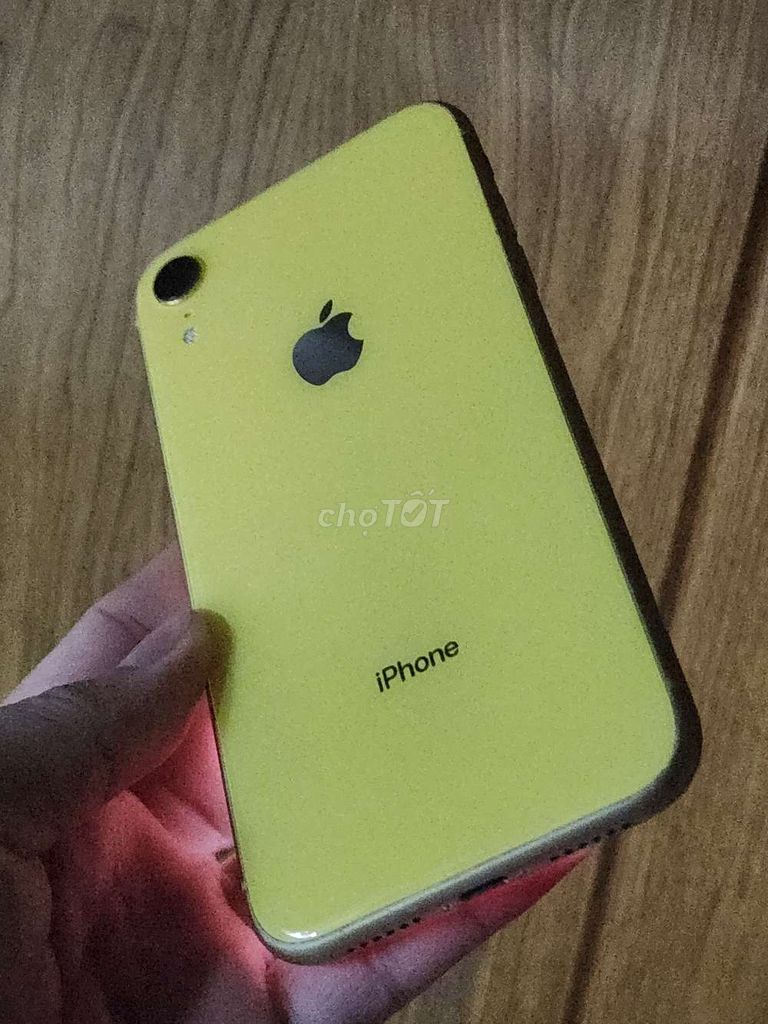 Iphone XR màu vàng quốc tế 64G nguyên zin 2 sim.