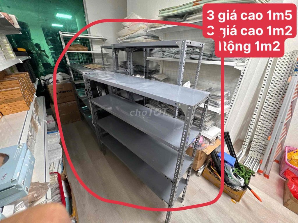 Kệ V lỗ kim loại 1m2 x 1m2. Mua bán Tủ, kệ gia đình tại Quận Hoàng Mai Hà Nội được đăng bởi Vũ Trọng Hiền hình 1