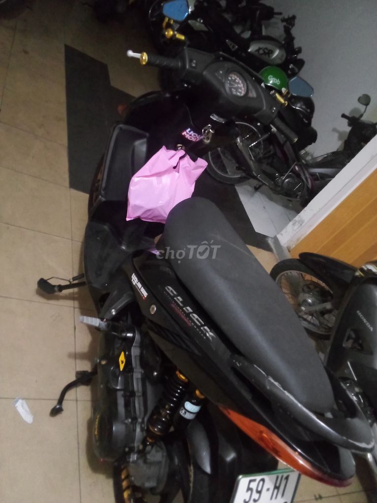 NHÀ CHẬT CẦN THANH LÝ CHIẾC XE CLICK. Mua bán Xe máy tại Quận 1 Tp Hồ Chí Minh được đăng bởi DOAN KATHY hình 6