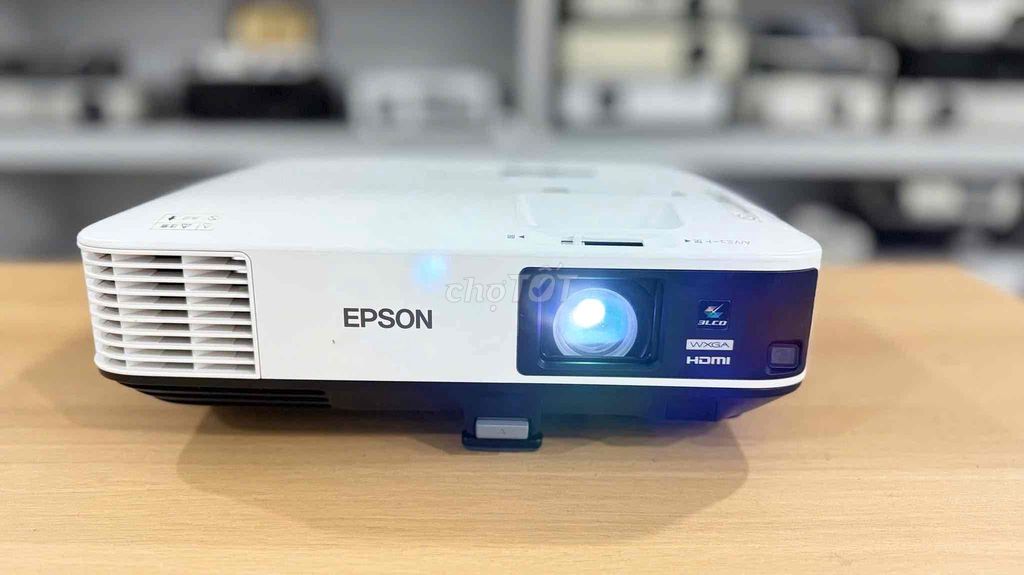 trọn bộ máy chiếu Epson độ sáng cao dành cho hội t