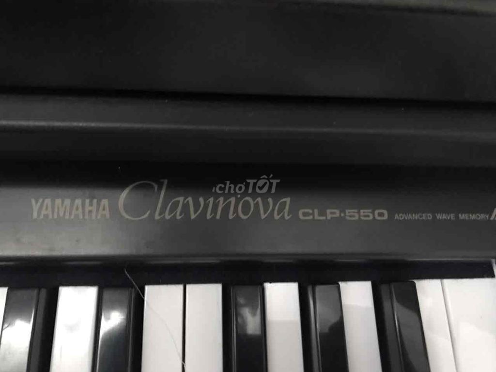 Bán đàn piano Yamaha CLP-550