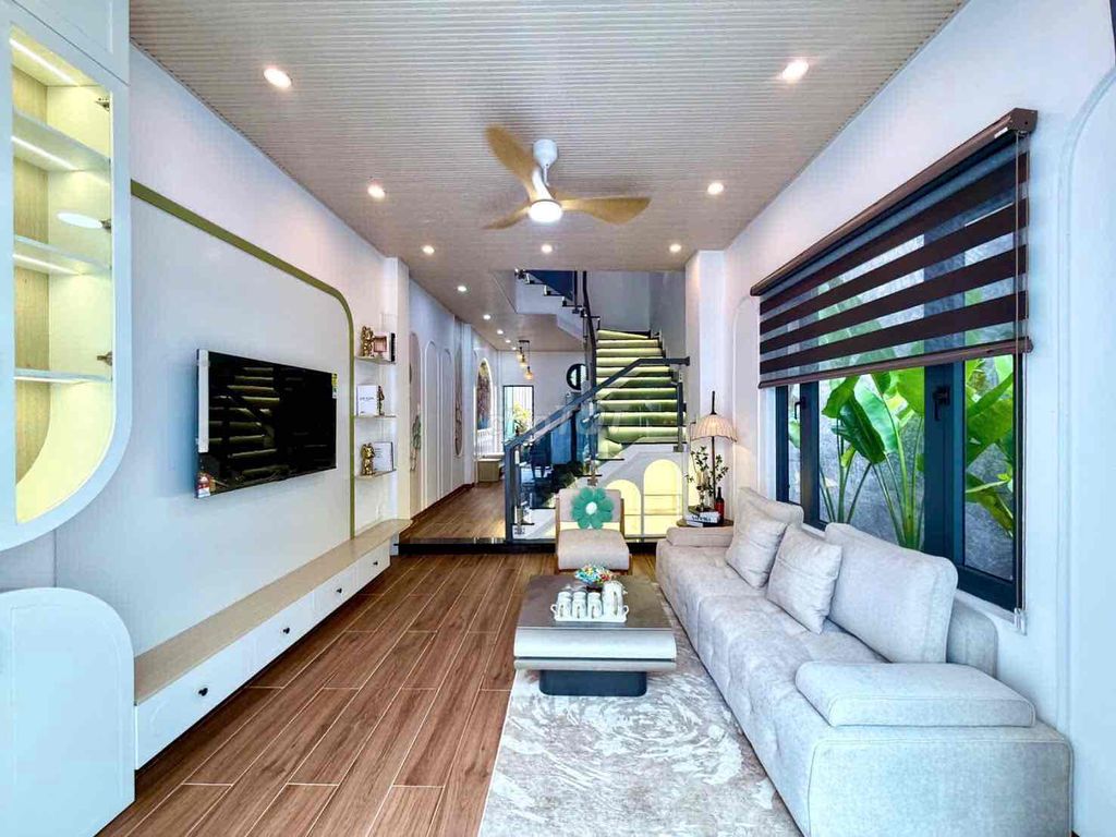 bán nhà 4 tầng kiệt Lâm Hoành sau lưng Võ Nguyên Giáp