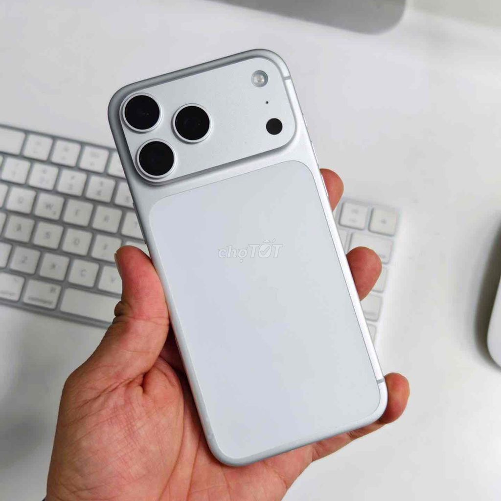 Apple iPhone 17 Pro 256GB Bạc Mới. Mua bán Điện thoại tại Quận Thanh Khê Đà Nẵng được đăng bởi Anh Thư hình 1