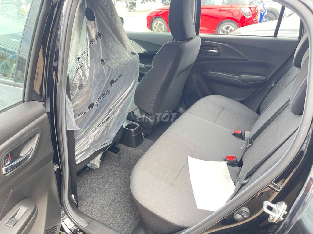 Suzuki Swift 2025 Hybrid Đen giao ngay chỉ 158 tr. Mua bán Ô tô tại Quận 3 Tp Hồ Chí Minh được đăng bởi công ty ô tô Sài Gòn đại lý ô tô Su zu ki chính hãng hình 4