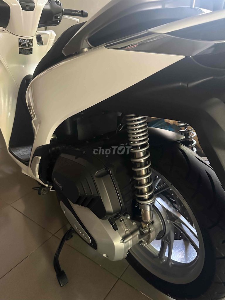 xe nhà sử dụng cần bán. máy móc, sơn nguyên zin. Mua bán Xe máy tại Thành phố Thuận An Bình Dương được đăng bởi Nguyen tai hình 6