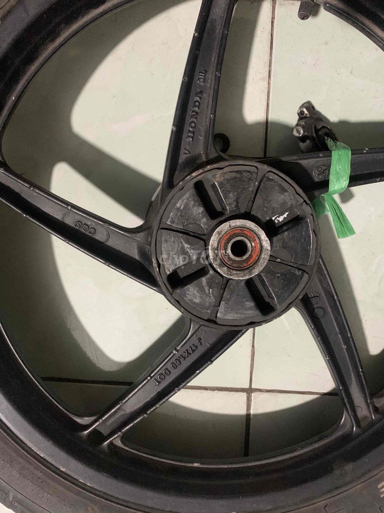 Mâm xe máy Honda RS Đen Hợp kim. Mua bán Phụ tùng xe tại Quận Bình Thuỷ Cần Thơ được đăng bởi Tâm hình 2
