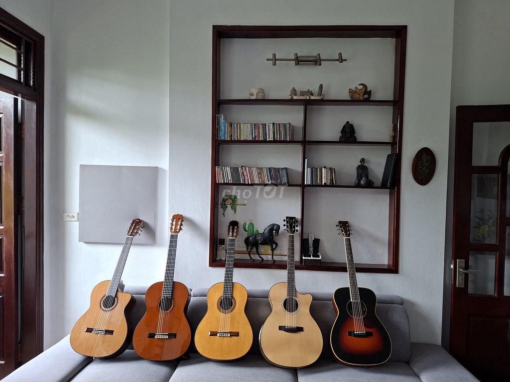 Bán 5 cây Guitar . Mua bán Nhạc cụ tại Quận Long Biên Hà Nội được đăng bởi Viettuan  hình 1