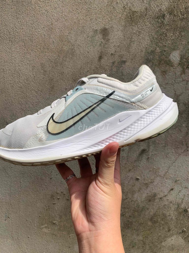 giày chạy bộ nike chính hãng