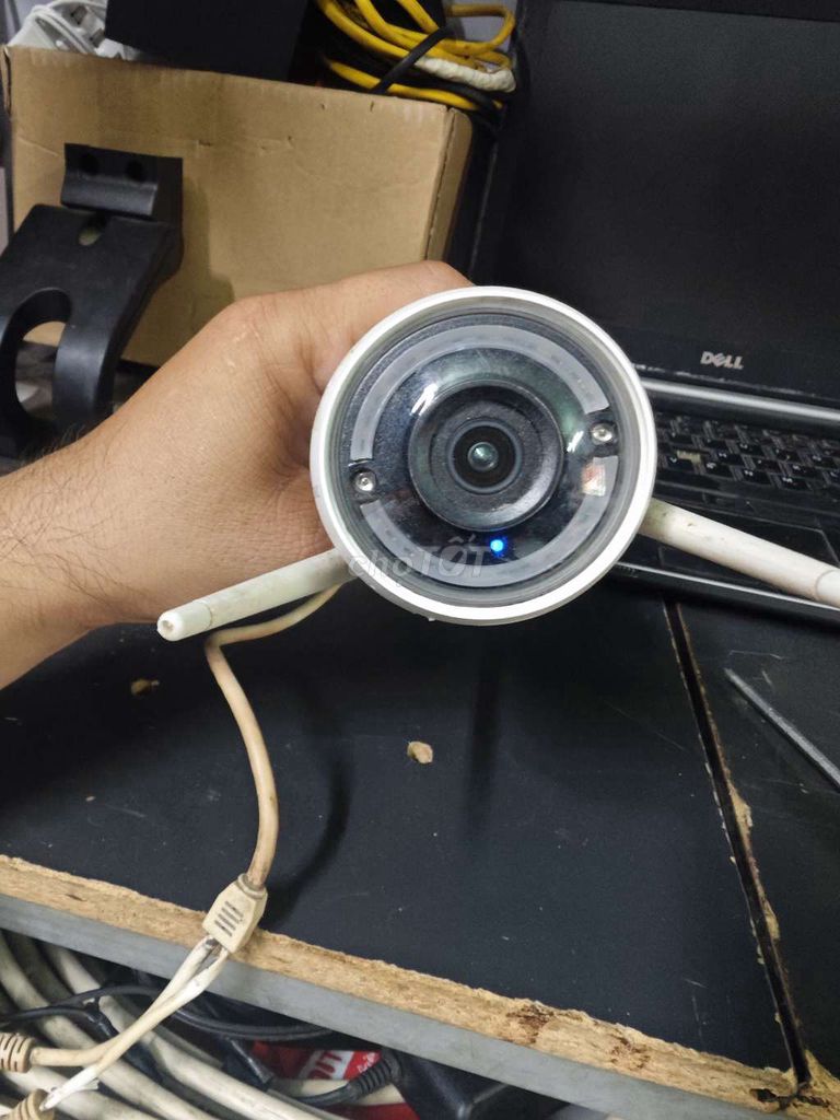 Camera wifi ngoài trời có báo động