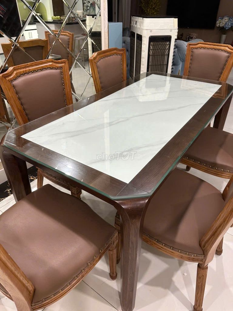 Bàn ăn gỗ tự nhiên kính 1.6m x 1.8m. Mua bán Bàn ghế tại Quận Hà Đông Hà Nội được đăng bởi mi mi hình 1