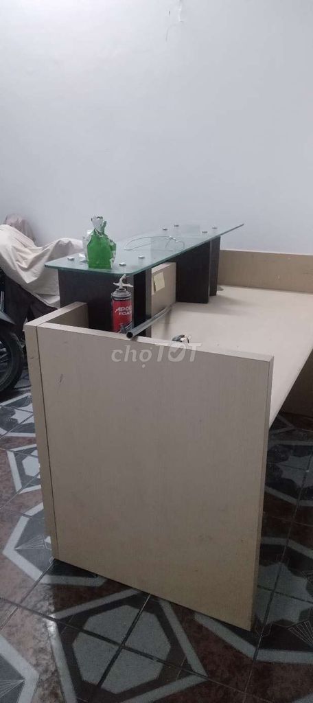 Quầy lễ tân Laminate Kính Inox Nâu Kem. Mua bán Đồ dùng văn phòng tại Quận Ba Đình Hà Nội được đăng bởi THIỆU NGUYỄN  hình 1
