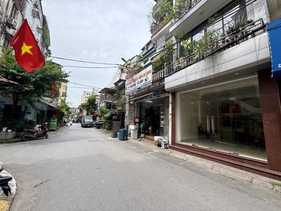 CHO THUÊ VĂN PHÒNG TẦNG 1 – MẶT NGÕ RỘNG 2 Ô TÔ - NGÃ BA TRUNG TÂM. Cho thuê văn phòng, mặt bằng kinh doanh tại Quận Cầu Giấy Hà Nội được đăng bởi Hai 