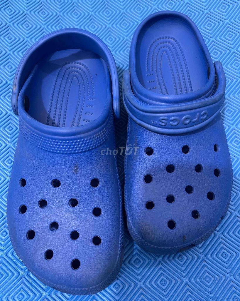 Auth Mỹ- Dép Crocs Classic Clog M7/W9 size 39-40. Mua bán Giày dép tại Quận 10 Tp Hồ Chí Minh được đăng bởi Góc pass đồ auth hình 1