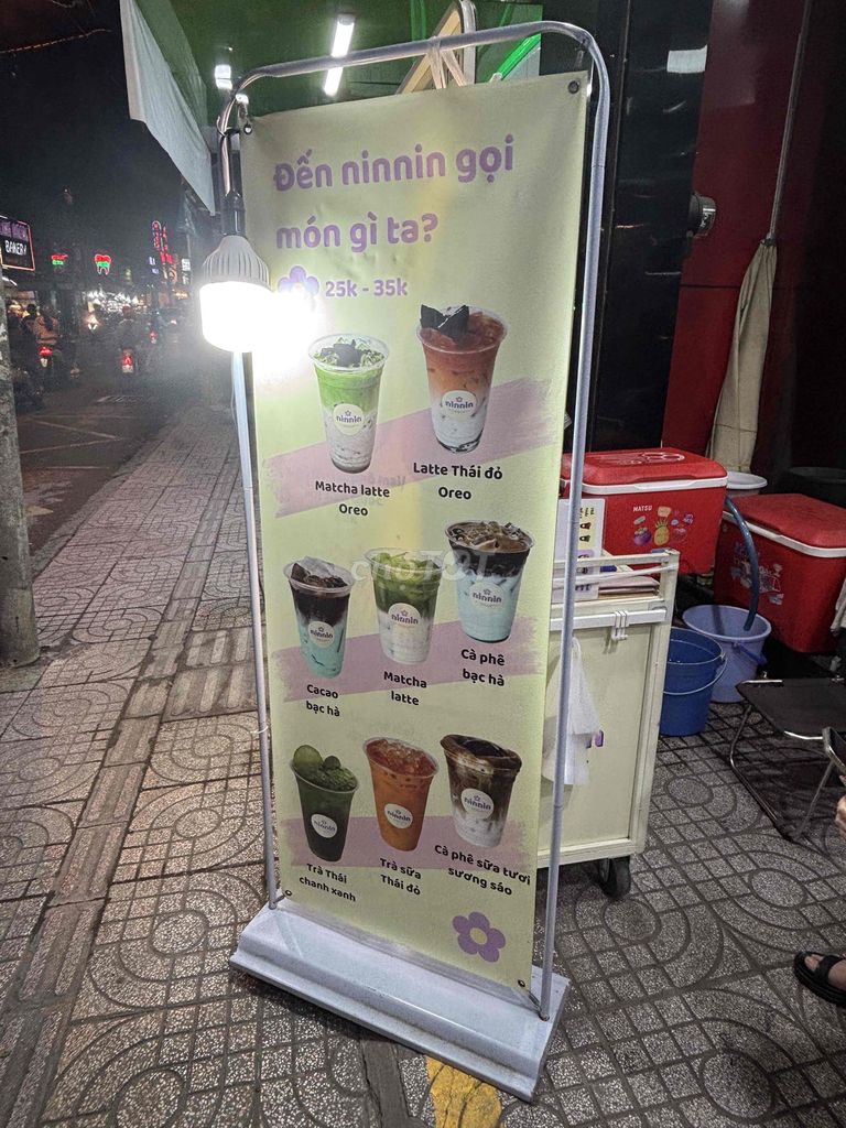 Standee quảng cáo Kim loại 60x160cm Mới 95%. Mua bán Đồ chuyên dụng, Giống nuôi trồng tại Huyện Nhà Bè Tp Hồ Chí Minh được đăng bởi Nhi hình 1