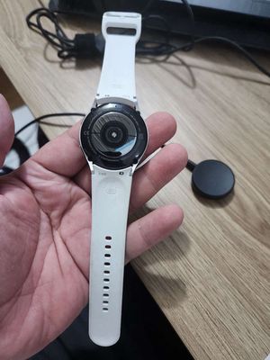 Samsung watch 4 40mm trắng