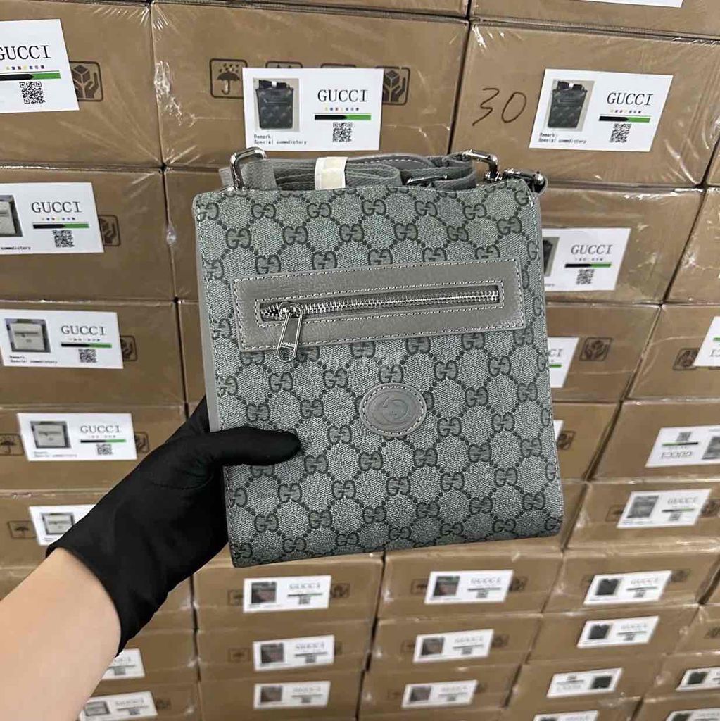 Tổng Hợp 14 Mẫu Túi Nam GC Dáng Đứng. Mua bán Túi xách tại Quận Bình Tân Tp Hồ Chí Minh được đăng bởi Trúc Phương hình 3