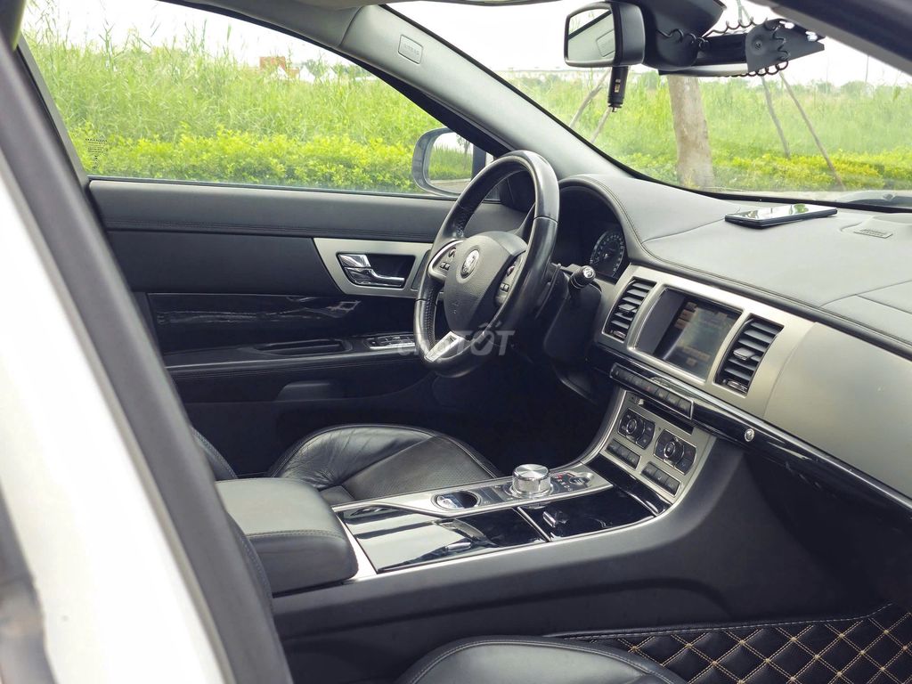 Jaguar XF 2014 2.0 AT - 125000 km. Mua bán Ô tô tại Thành phố Thủ Đức Tp Hồ Chí Minh được đăng bởi SÀN Ô TÔ VIỆT NAM SÀI GÒN hình 8