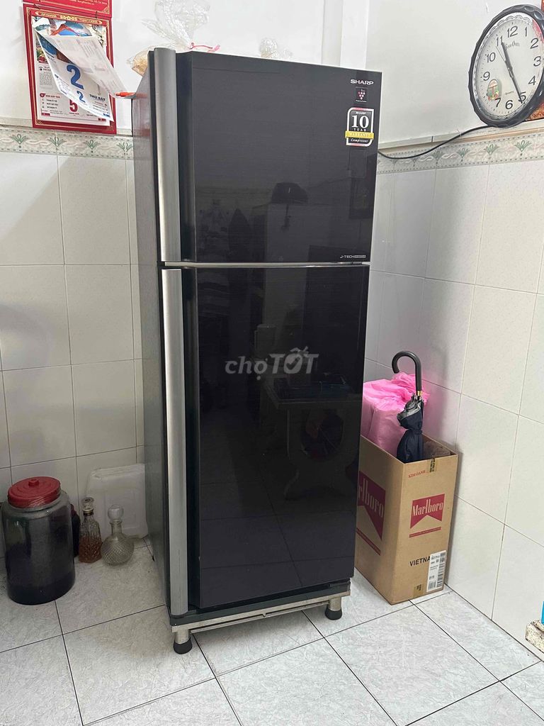 Tủ lạnh Sharp 400l Inverter mới 97 %