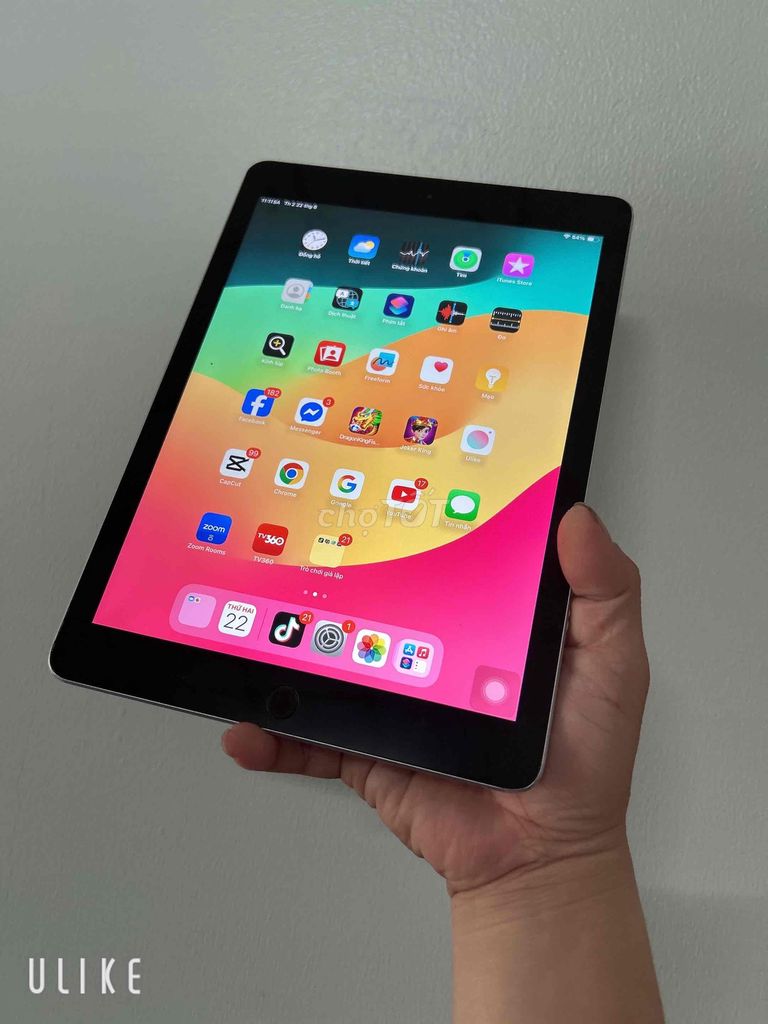 Apple iPad Gen 6th Wifi + 5G 32GB Bạc 97%. Mua bán Máy tính bảng tại Quận Ô Môn Cần Thơ được đăng bởi Cửa Hàng đtdđ Bảo Ngọc hình 1
