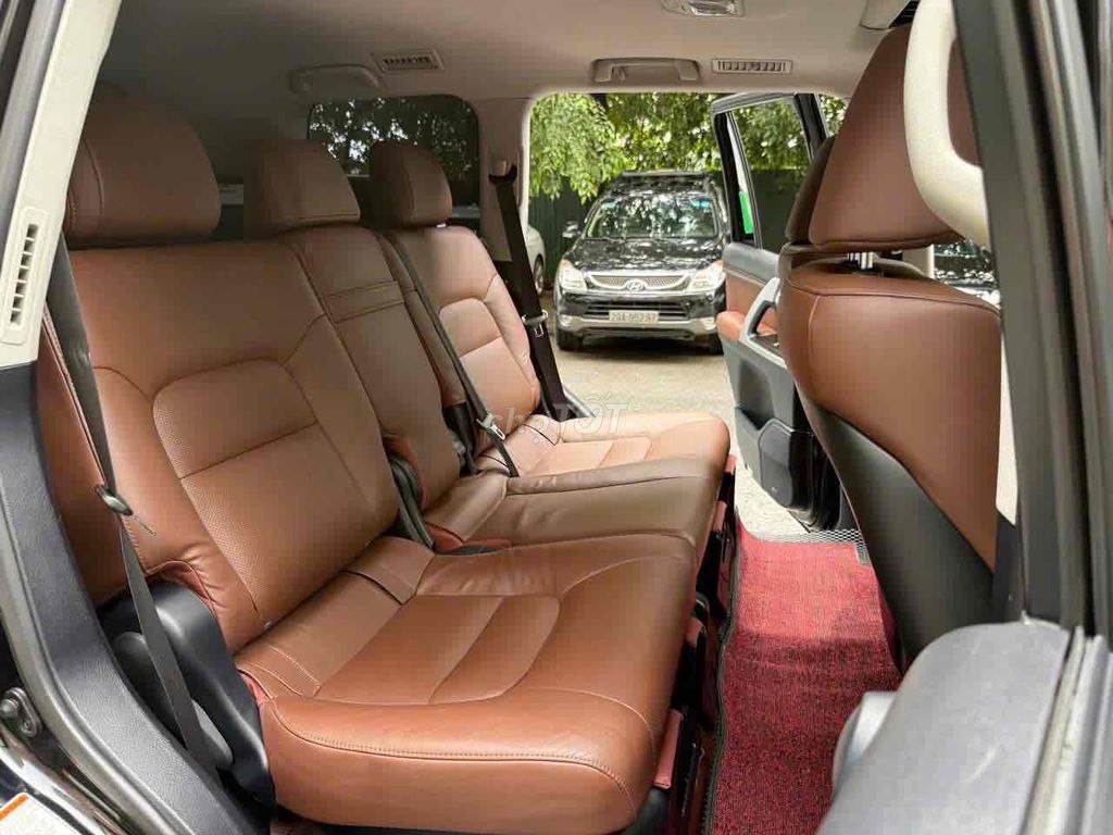 Toyota LandCruiser VX 4.6 V8 sx 2020 màu đen. Mua bán Ô tô tại Quận Cầu Giấy Hà Nội được đăng bởi Cao Quý hình 20