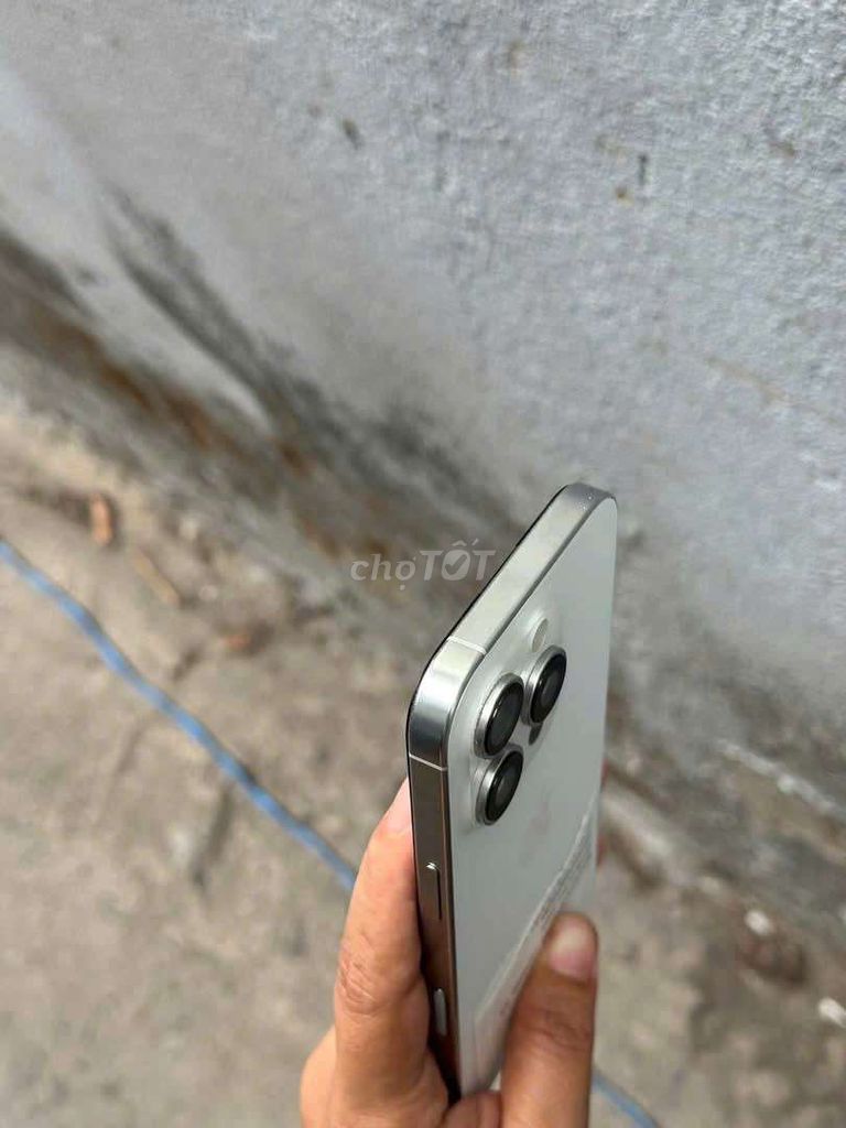 iPhone 16 Pro 256GB Bạc. Mua bán Điện thoại tại Thành phố Biên Hòa Đồng Nai được đăng bởi Táo dạo hình 1
