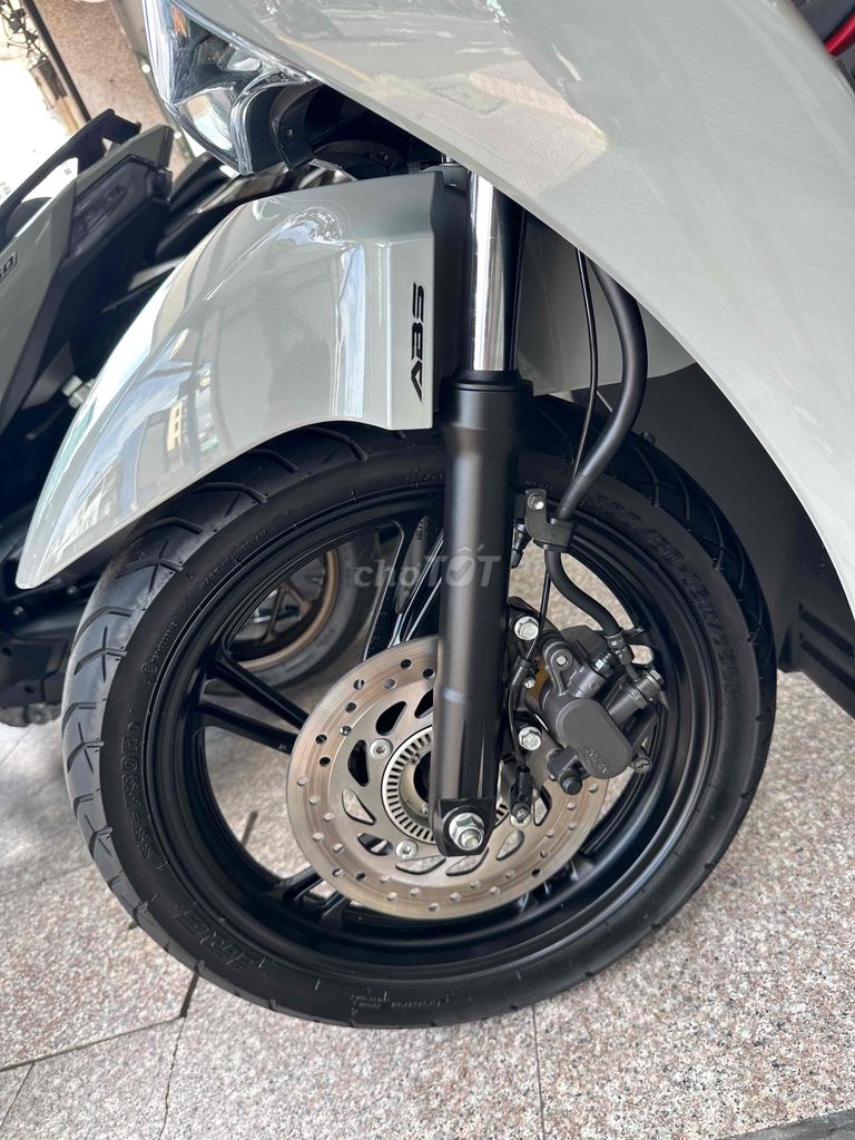 Honda SH 150i ABS 2020 Xám XM BSTP Chính Chủ. Mua bán Xe máy tại Quận Phú Nhuận Tp Hồ Chí Minh được đăng bởi Ngô Hà hình 3