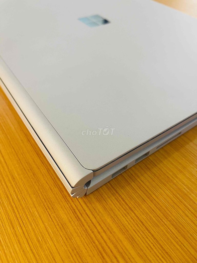 surface book 2 15” like new i7 16 256 gtx 1060 6G