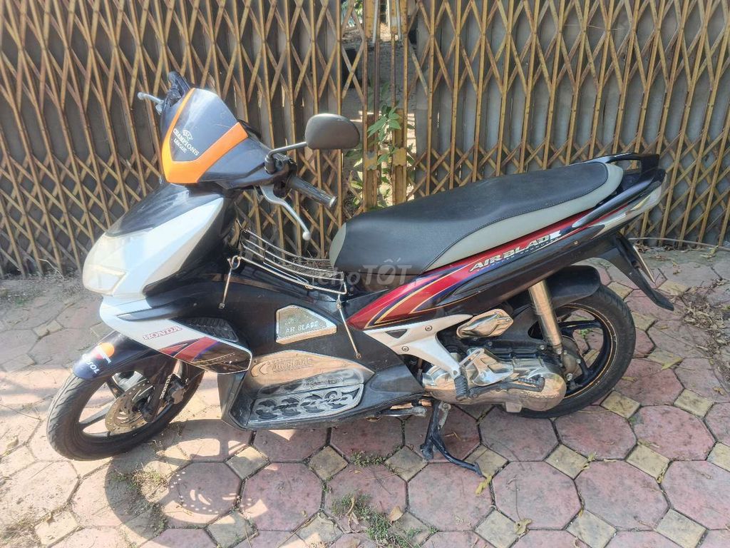 Honda Airblade Đen Trắng Đỏ ở hà nội. Mua bán Xe máy tại Huyện Sóc Sơn Hà Nội được đăng bởi phuong hình 6
