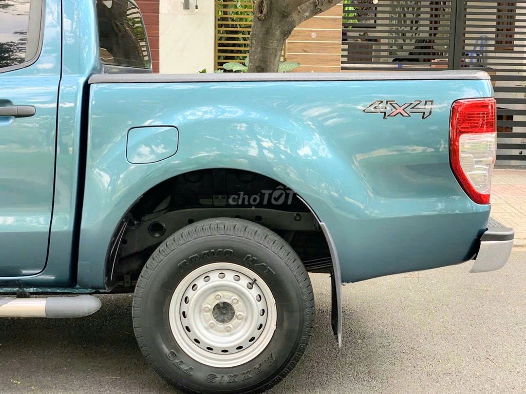 FORD RANGER SỐ SÀN 2 CẦU 4X4 CỰC KHỎE. Mua bán Ô tô tại Quận 7 Tp Hồ Chí Minh được đăng bởi Tuấn  hình 11