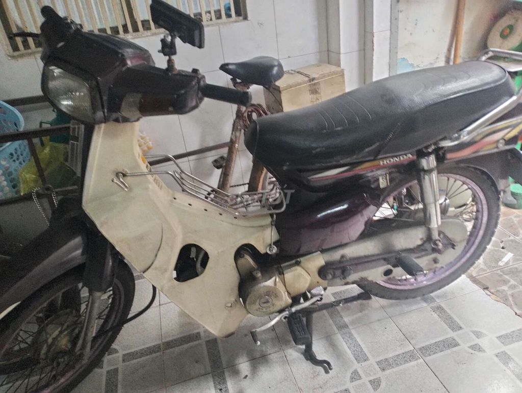 Xe 1 chủ từ 2004,  máy móc ngon lành,. Mua bán Xe máy tại Quận 4 Tp Hồ Chí Minh được đăng bởi MUA ĐỒ GỖ NỘI THẤT hình 3