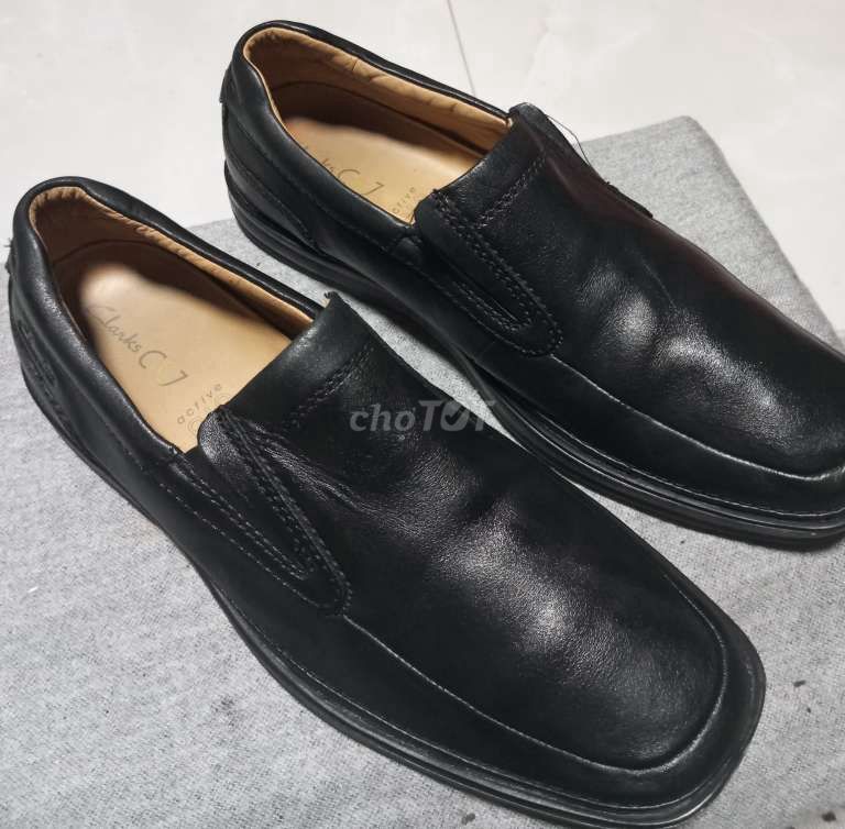 Giày da công sở Clarks