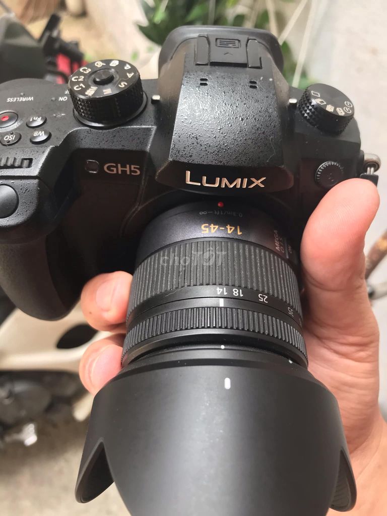 Lumix GH5 và lens