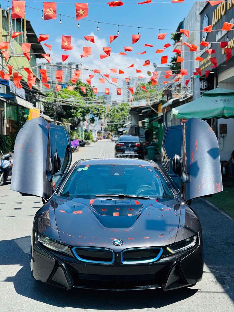 BMW i8 2015 - 35000 km. Mua bán Ô tô tại Quận 8 Tp Hồ Chí Minh được đăng bởi Hồng Phúc hình 10