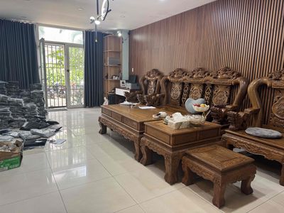 Căn hộ 146 m² · 3 PN · Đường Lê Văn Khương