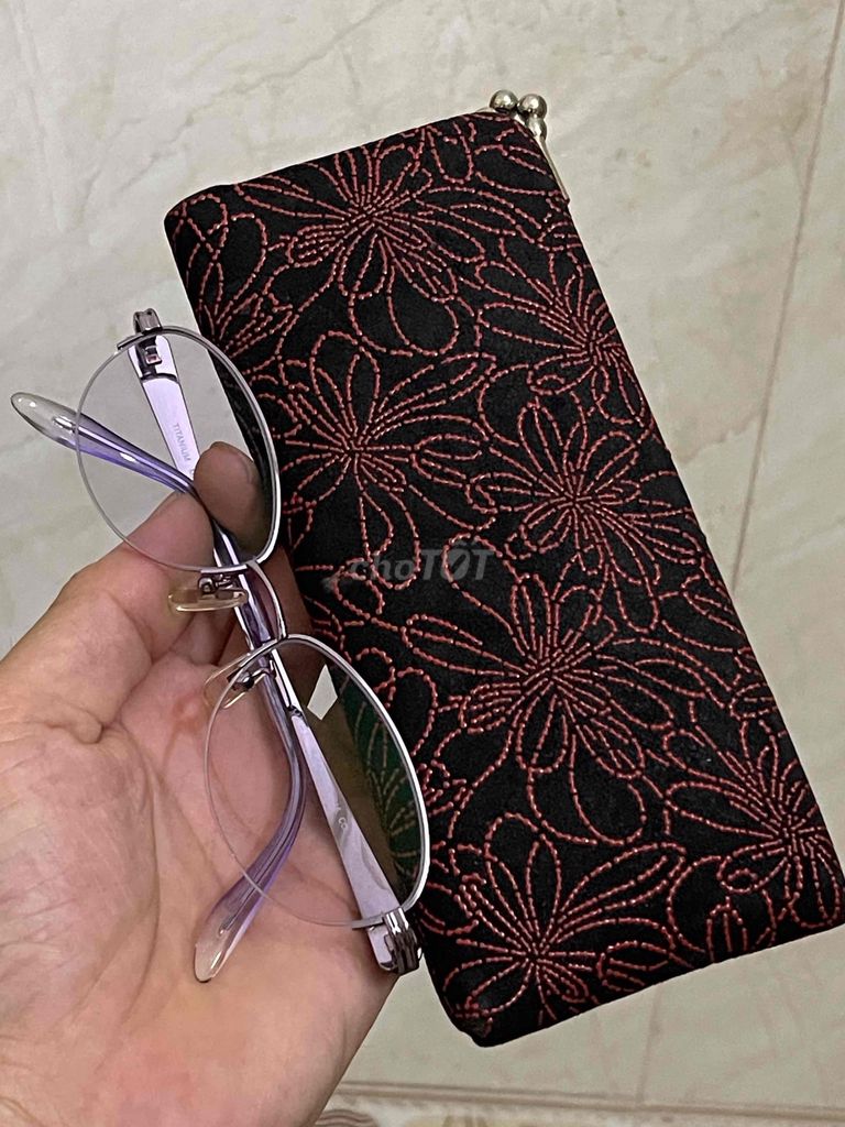 Kính không độ Loewe VLW400J Tím Japan. Mua bán Phụ kiện thời trang khác tại Thành phố Huế Thừa Thiên Huế được đăng bởi A Na hình 1