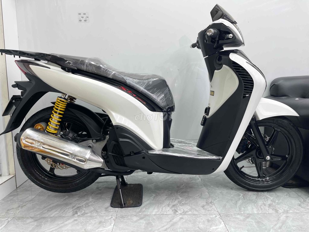 Honda SH150 2014 Độ Full Ý Trắng. Mua bán Xe máy tại Huyện Châu Thành Đồng Tháp được đăng bởi Gia Kiệt  hình 3