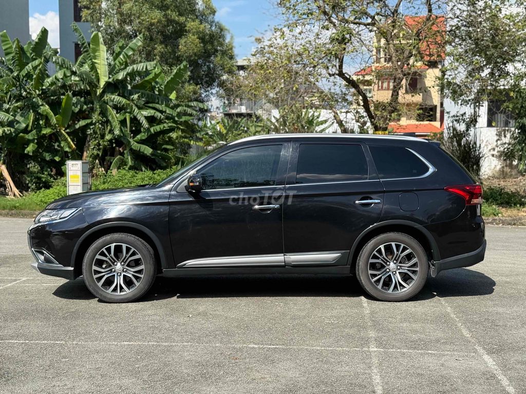 Outlander 2018 Premium Đi Ít. Mua bán Ô tô tại Thành phố Thủ Đức Tp Hồ Chí Minh được đăng bởi Lê Nhường hình 4