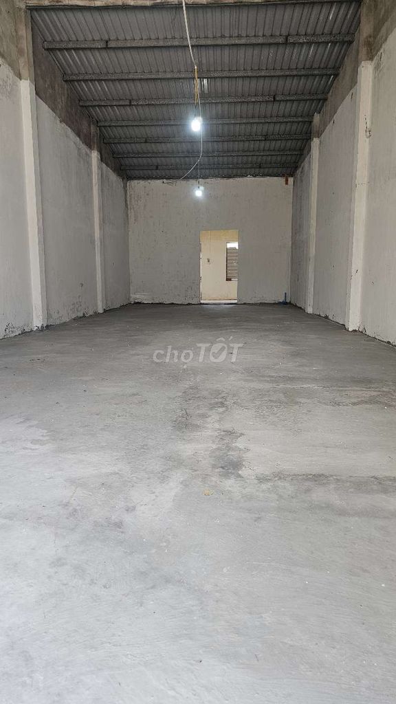 Kho trống suốt kiên cố 90m2 khu Non Nước giá rẻ số 1