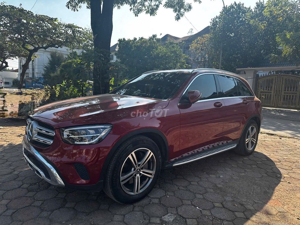 Mercedes-Benz GLC200 Facelift 2020 Đỏ. Mua bán Ô tô tại Huyện Hoài Đức Hà Nội được đăng bởi Duoc Nguyen hình 1