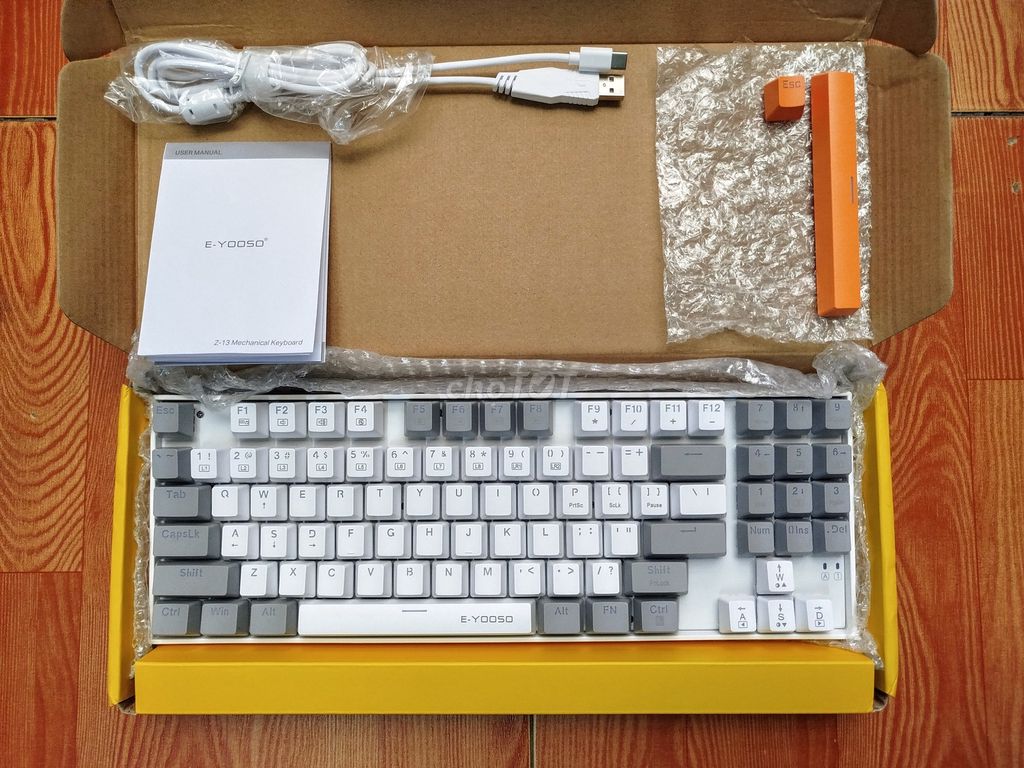 Phím cơ có dây E-YOOSO Z13 nhỏ gvẫn có đủ phím số. Mua bán Phụ kiện (Màn hình, Chuột...) tại Quận Hai Bà Trưng Hà Nội được đăng bởi Trần Hòa hình 1