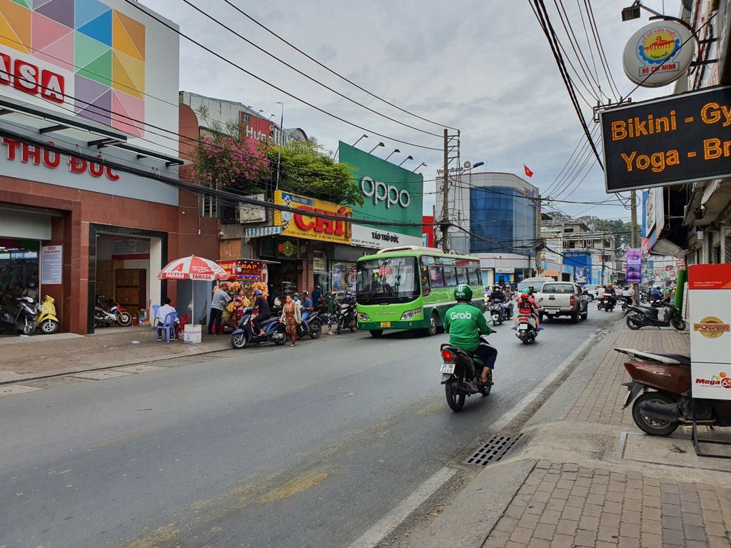 Mặt bằng 176m2 mặt tiền đường Tô Ngọc Vân Linh Tây