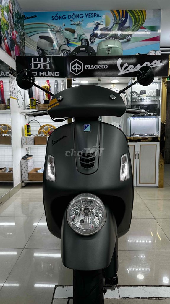 Vespa GTV 300 bản Nhập Khẩu nguyên chiếc từ Ý. Mua bán Xe máy tại Quận Phú Nhuận Tp Hồ Chí Minh được đăng bởi VESPA  PIAGGIO BẢO HƯNG Vespa cũ trả góp  hình 2
