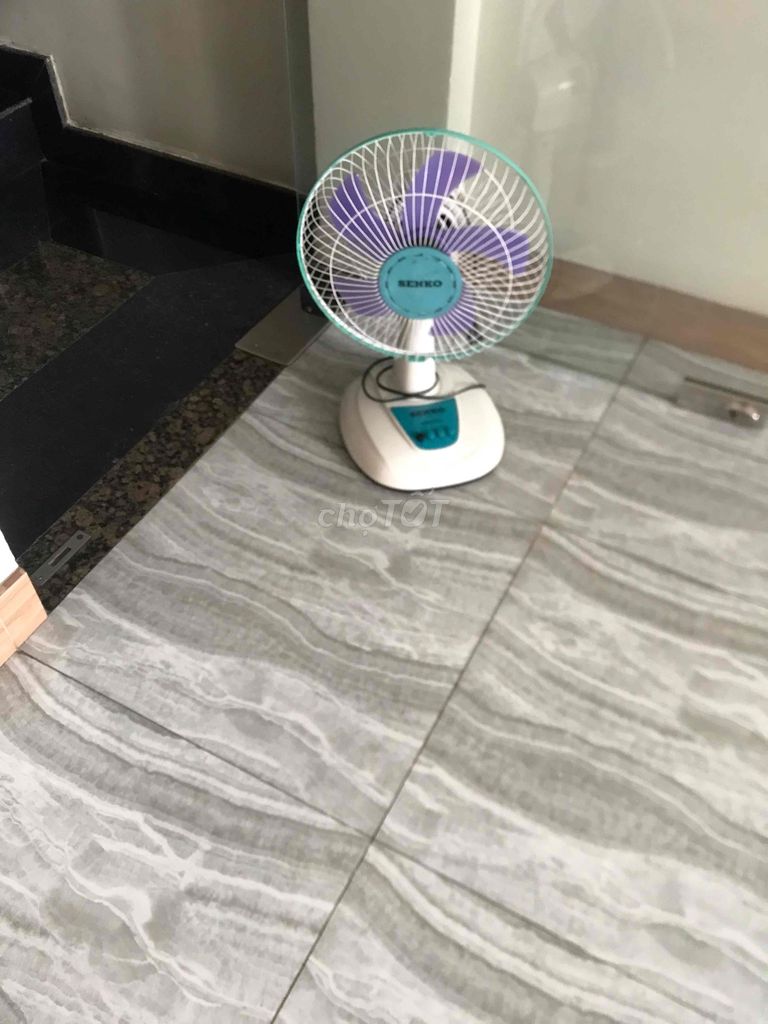 Quạt bàn Senko Trắng, Tím đã sử dụng. Mua bán Quạt tại Quận Gò Vấp Tp Hồ Chí Minh được đăng bởi tèo hình 1