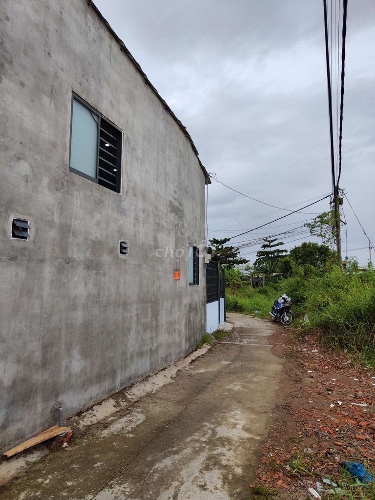 Nhà nguyên căn sạch đẹp 🥰 xã Quy Đức huyện Bình Chánh có sẵn máy lạnh